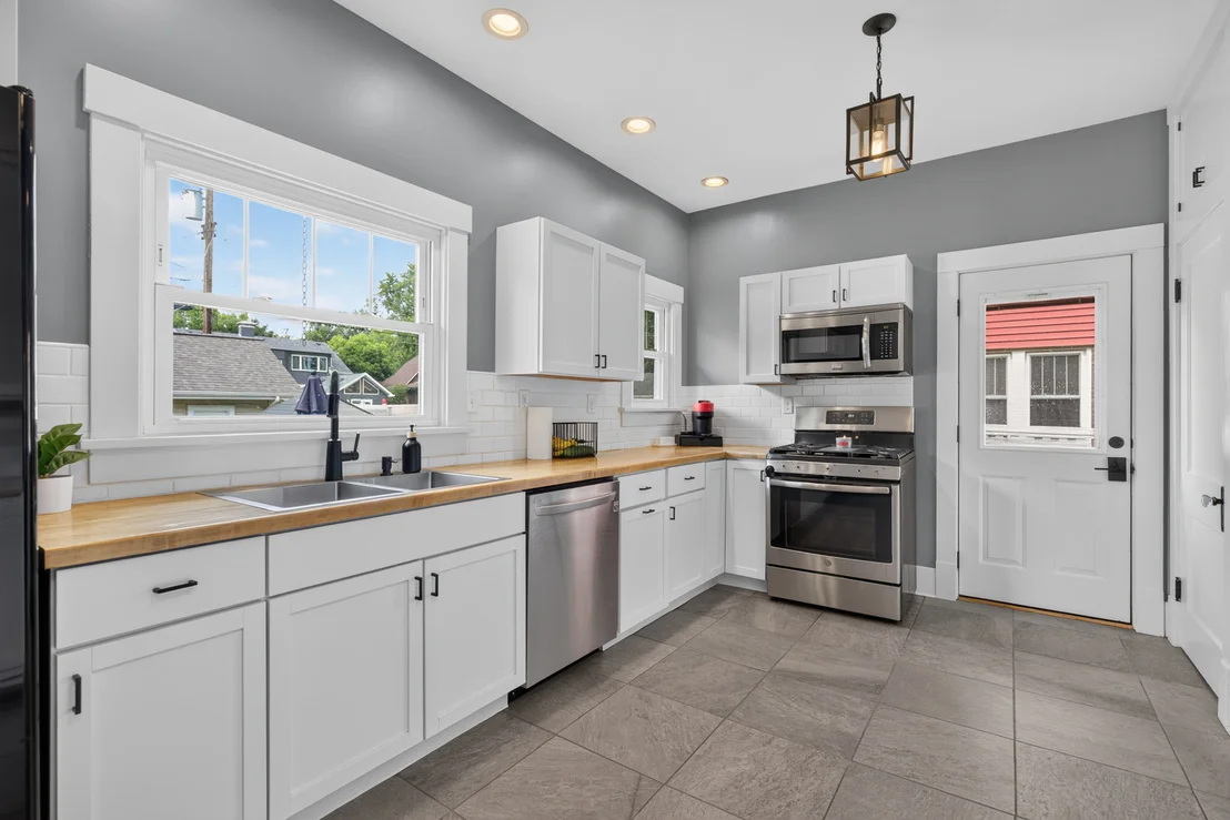 Photo of 1456 Birchlawn Place