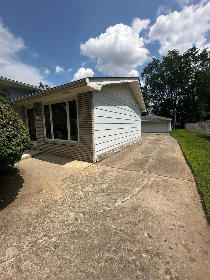 Photo of 17871 Locust Street