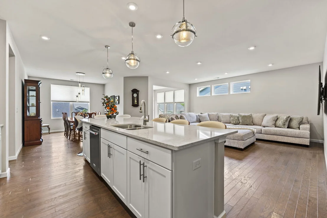 Photo of 1S056 Rhoads Way