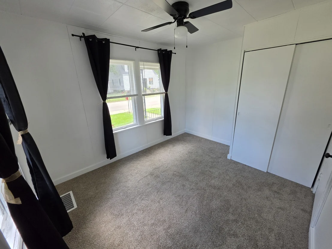 Photo of 907 Retz Drive