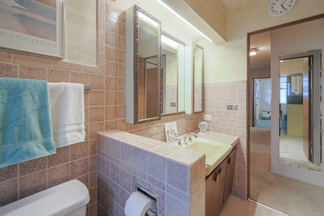 Photo of 853 Edgewater Drive