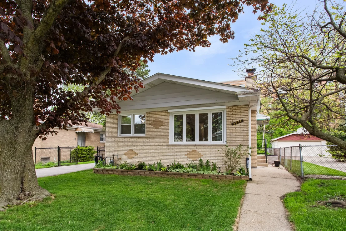 Photo of 6709 W Forest View Lane