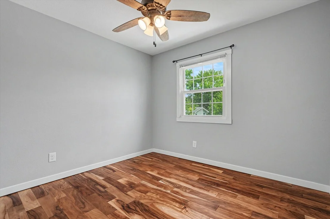 Photo of 450 John Street