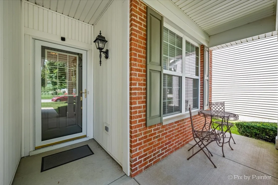 Photo of 2892 Edgewater Drive