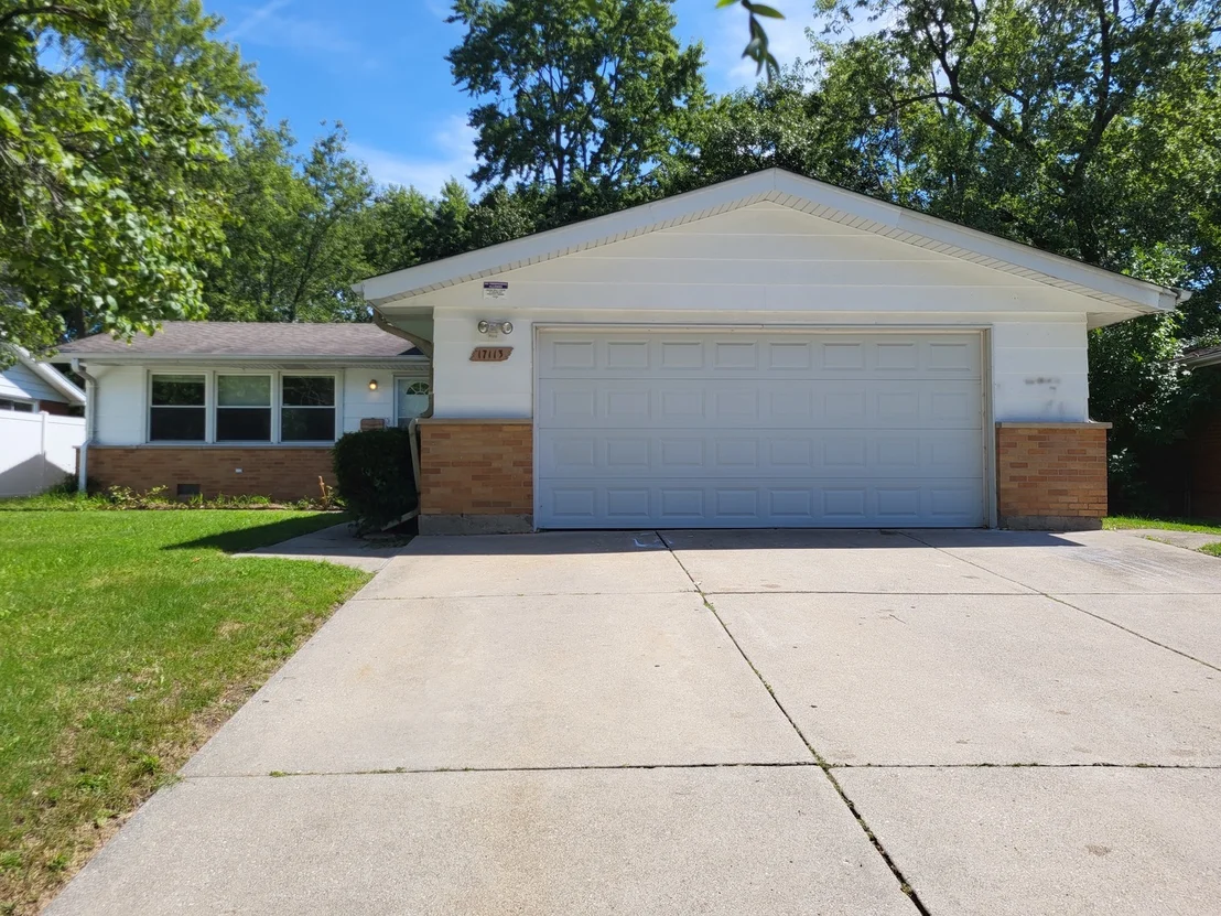 Photo of 17113 Elm Drive