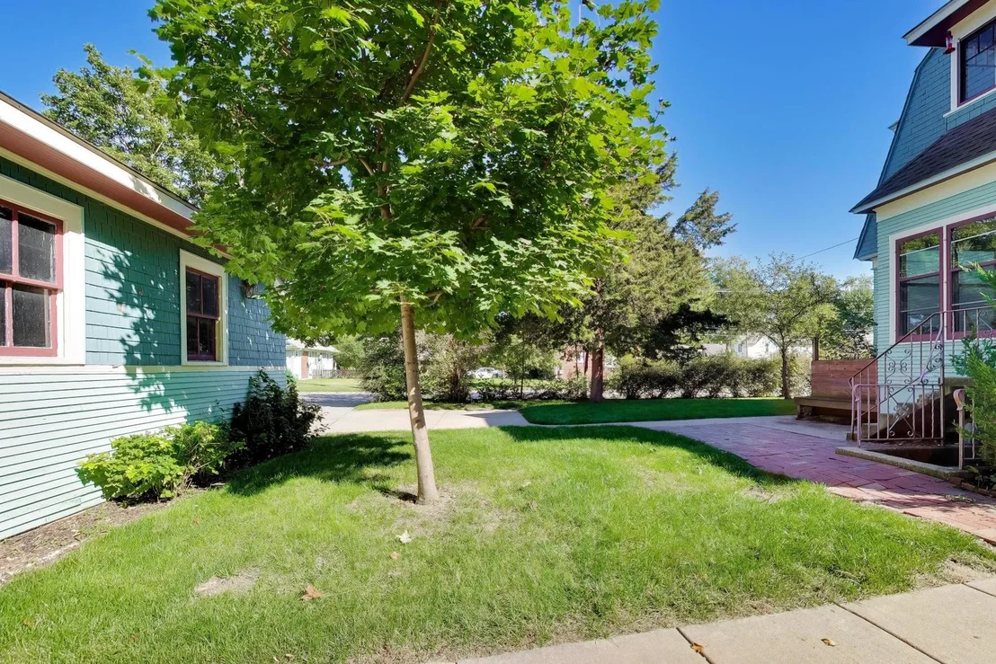 Photo of 582 PARK Street