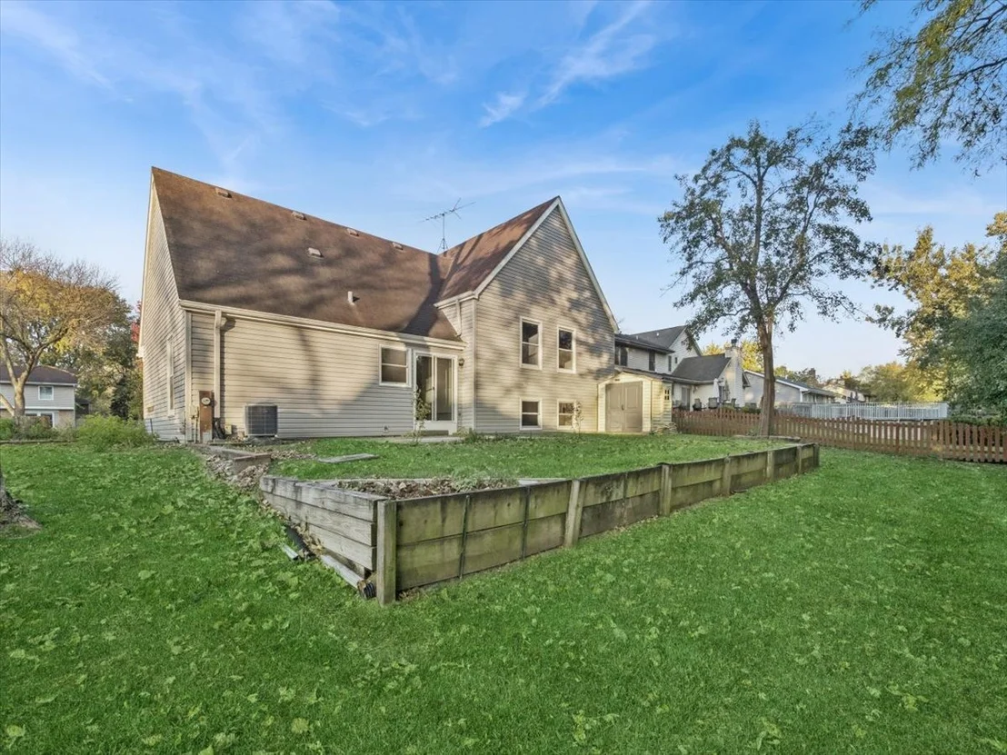 Photo of 122 Encina Drive