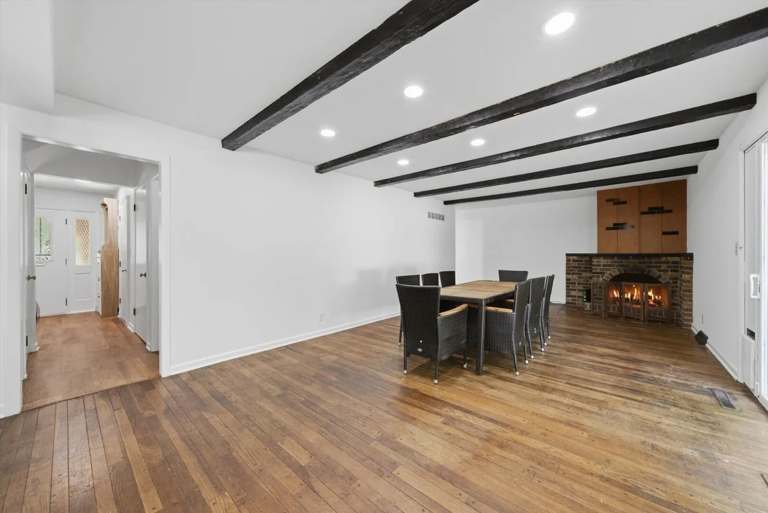 Photo of 2437 Grape Street