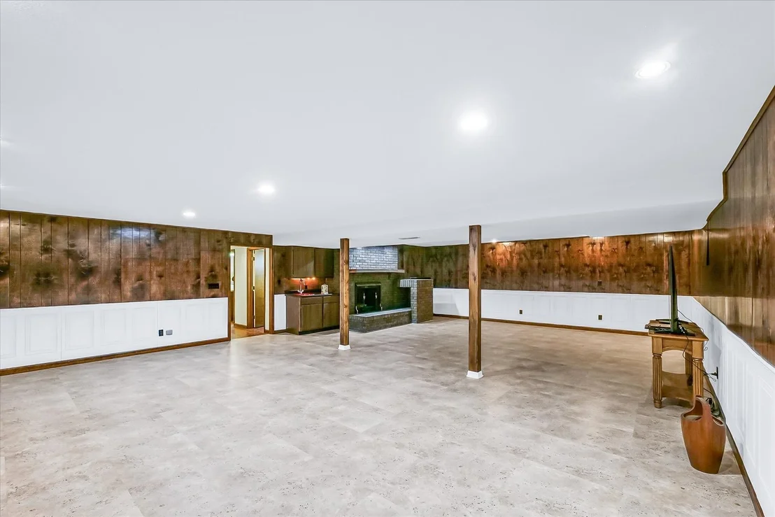 Photo of 4111 Farhills Drive