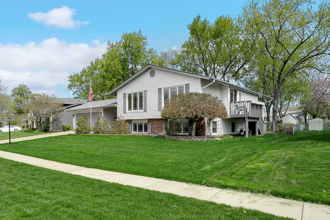 Photo of 920 Harrison Lane