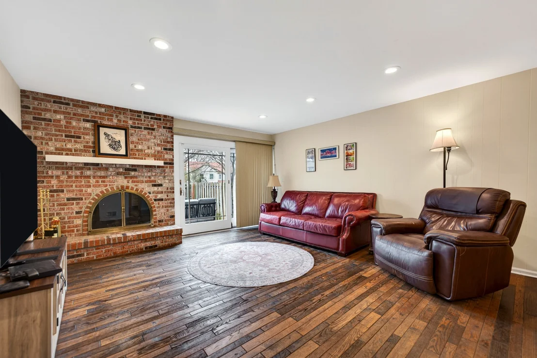 Photo of 1122 Creekside Drive