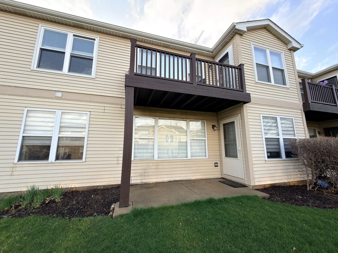 Photo of Unit A at 400 Woodview Circle