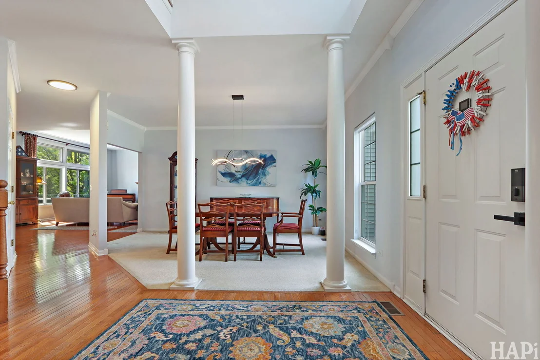 Photo of 4570 Loyola Drive