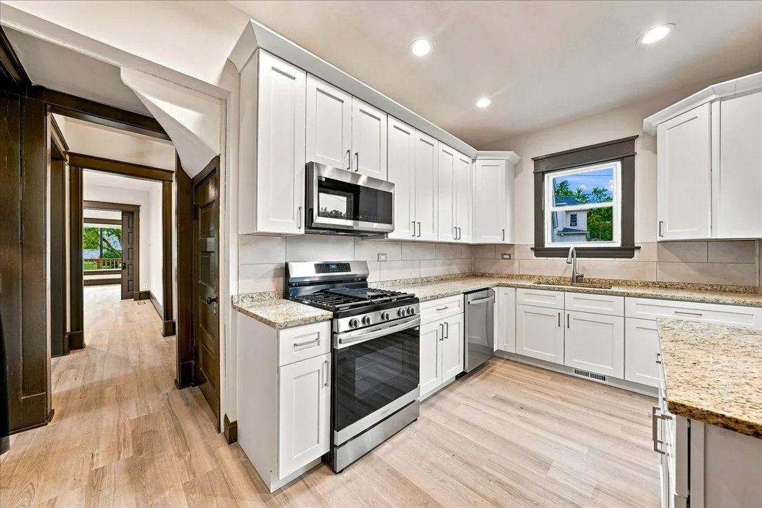 Photo of 417 BUELL Avenue