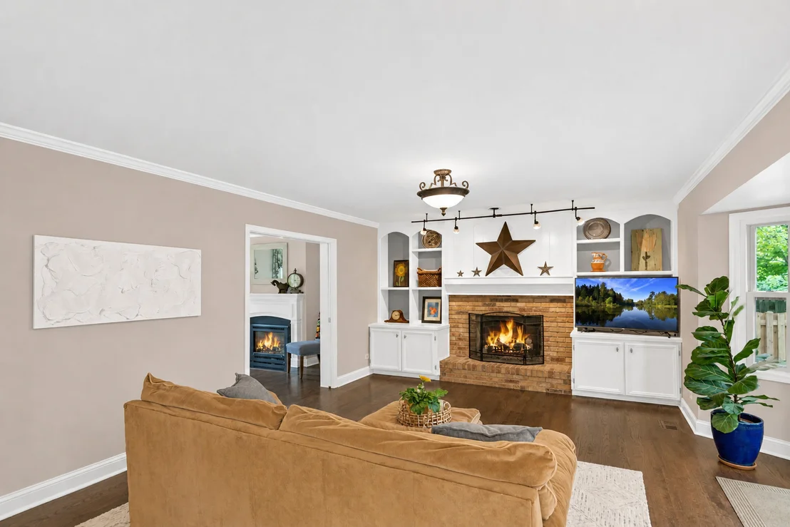 Photo of 2045 Somerset Lane