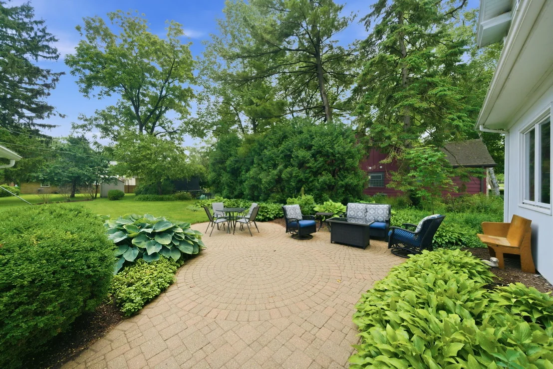 Photo of 415 N Worth Avenue