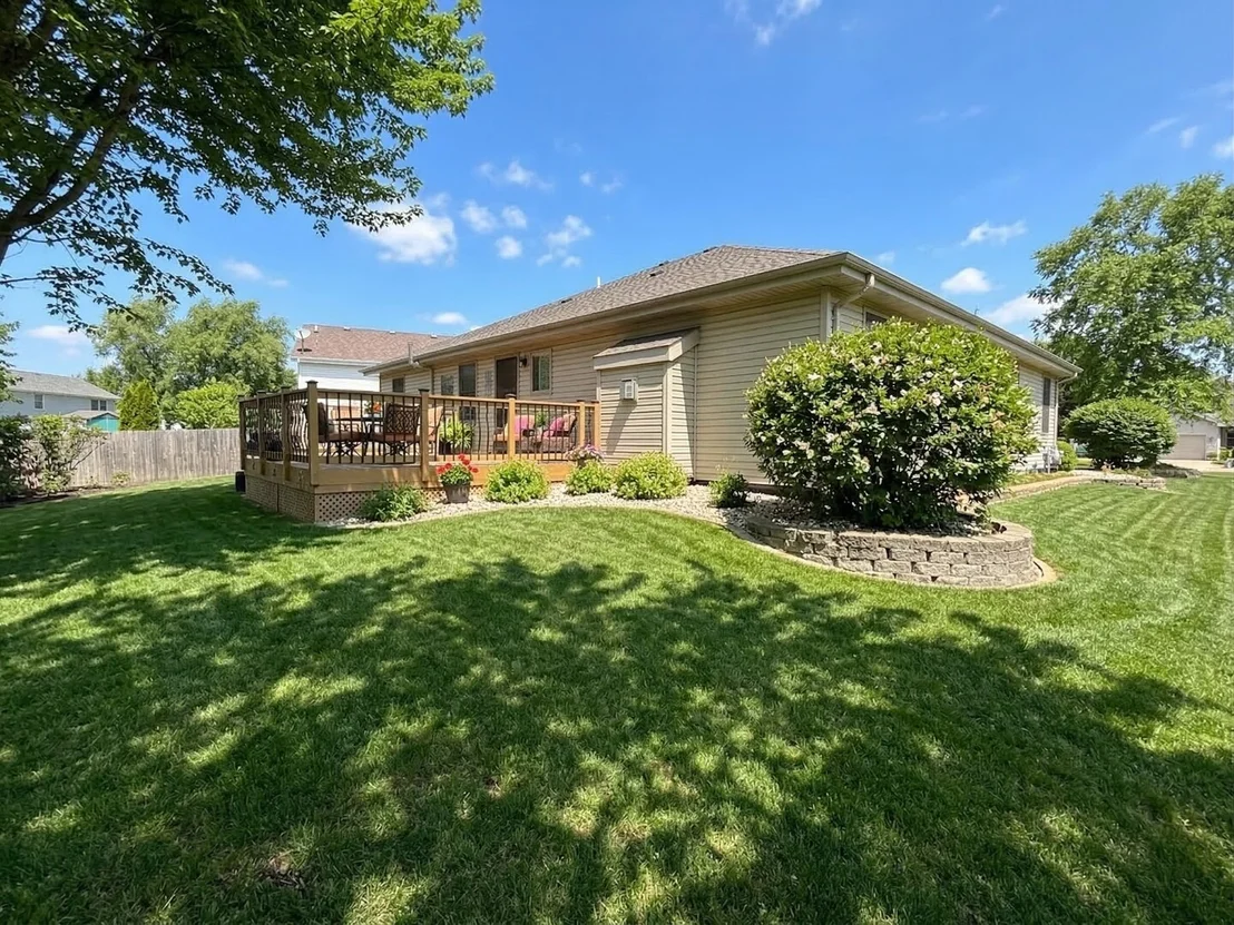Photo of 1425 Argyle Lane N