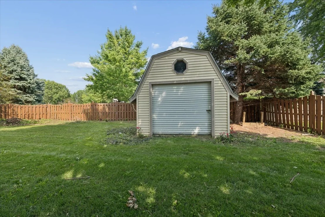 Photo of 415 Juniper Drive