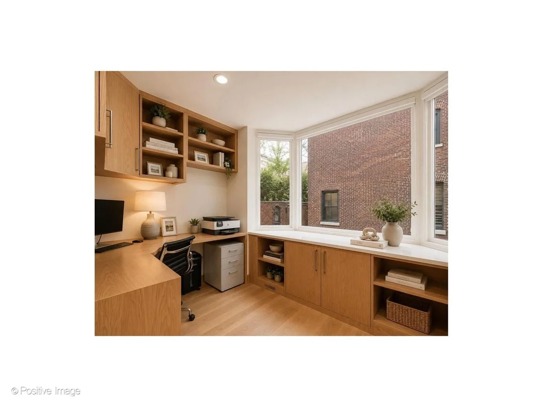 Photo of 1307 N Sutton Place
