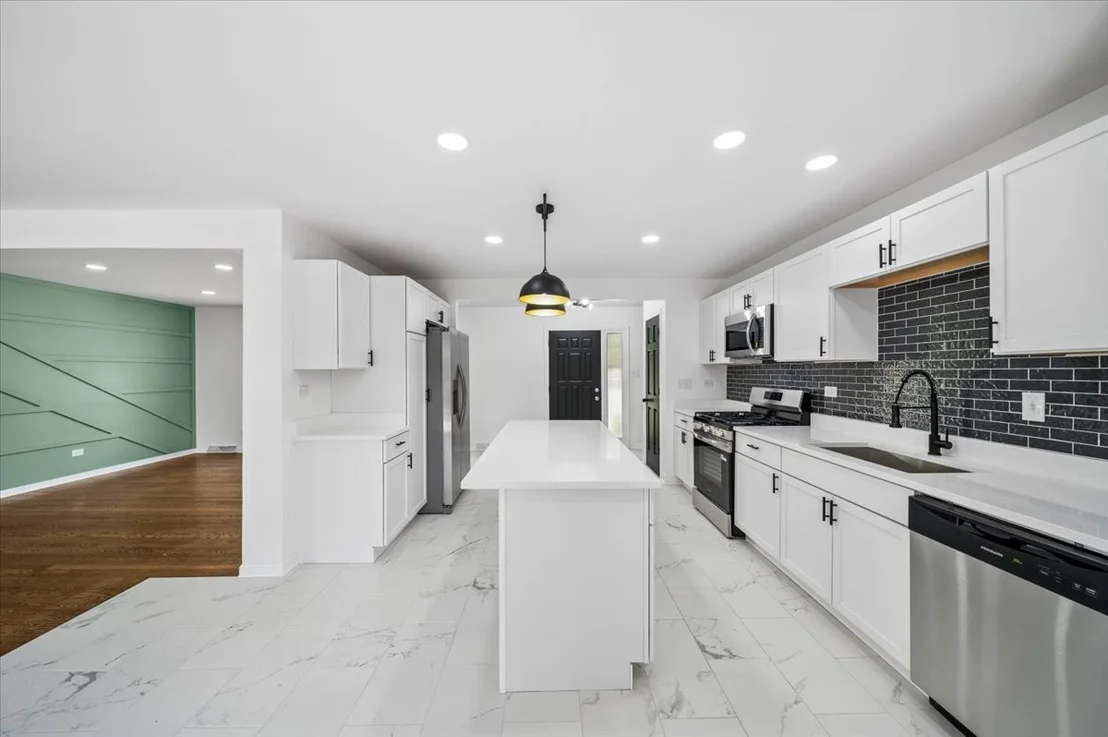 Photo of 15209 Linden Drive