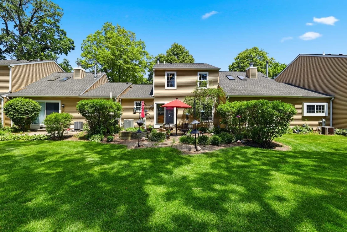 Photo of 1945 Ozark Parkway