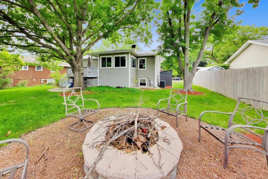 Photo of 2167 Midhurst Road
