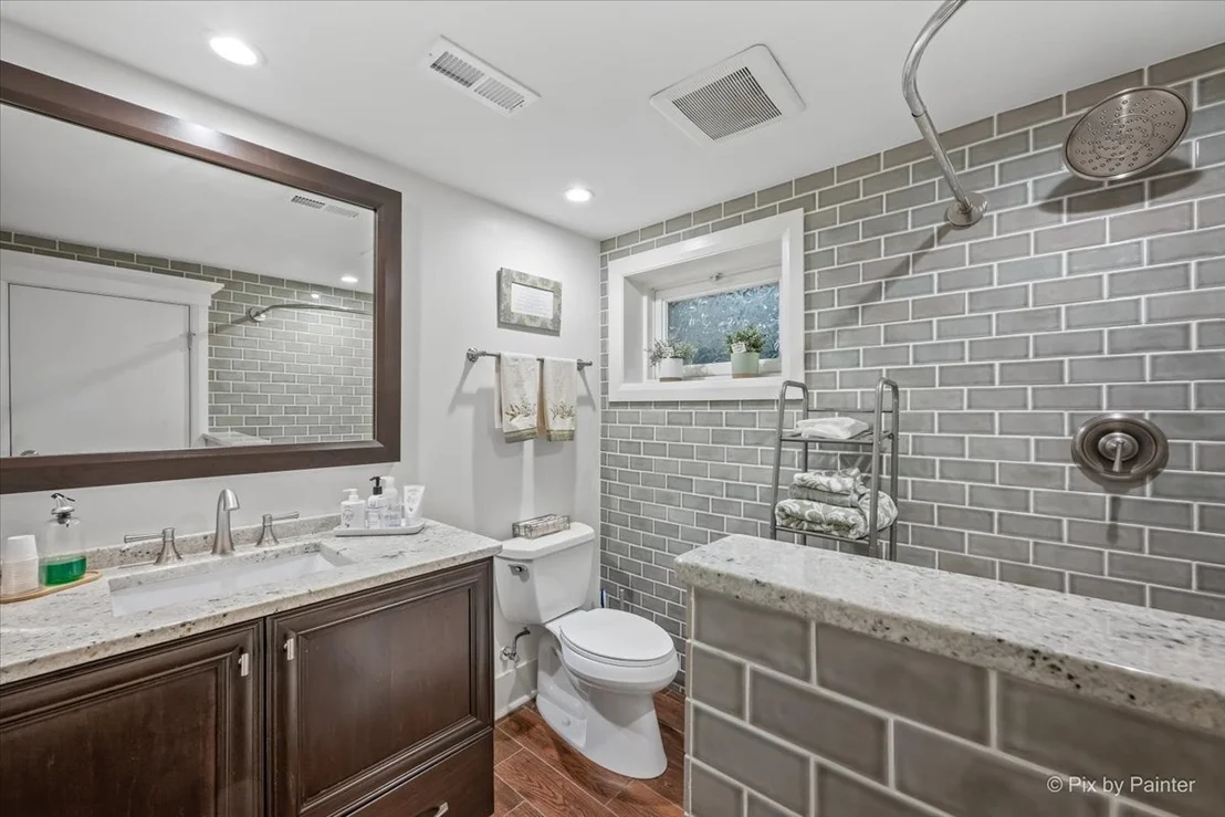 Photo of 858 SHOREWOOD Drive