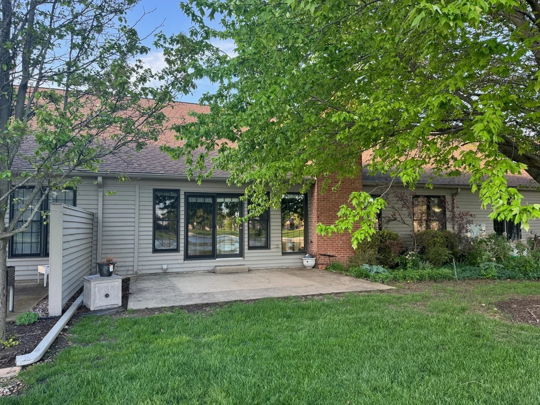 Photo of Unit 1621 at 1621 Broadmoor Drive