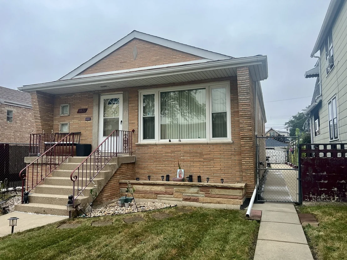Photo of 3820 W 57th Place