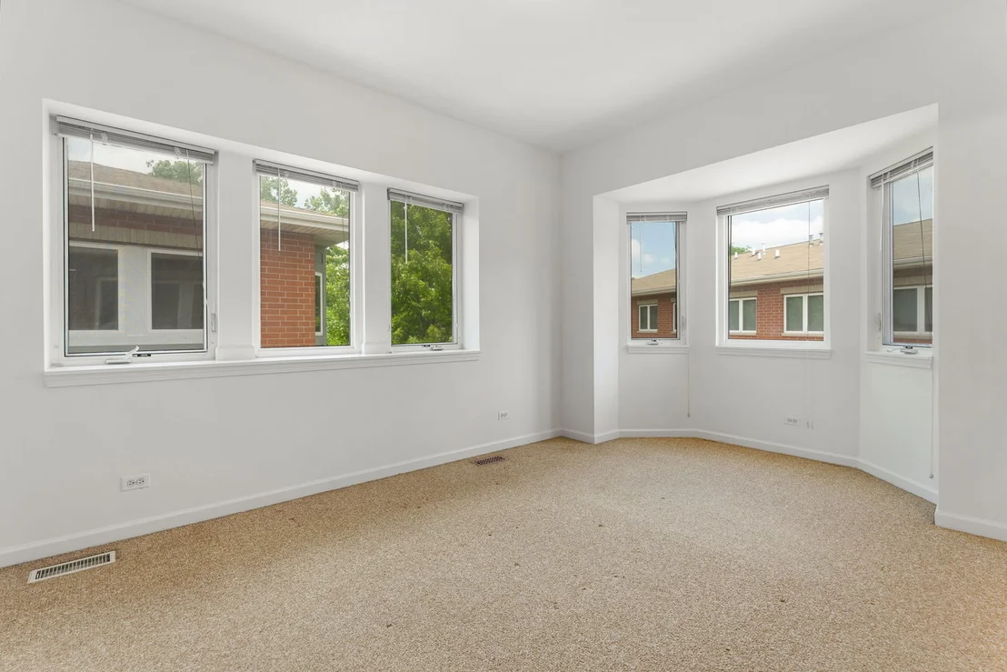 Photo of 2403 W 32nd Place
