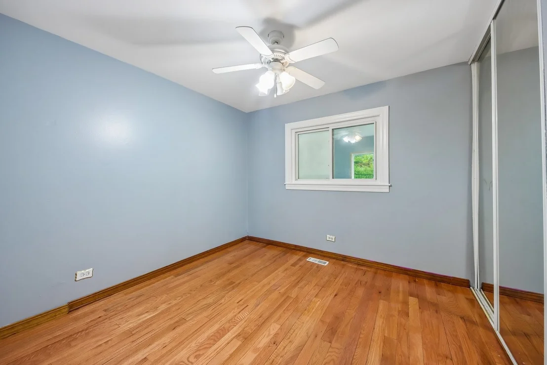 Photo of 670 Lakeview Lane