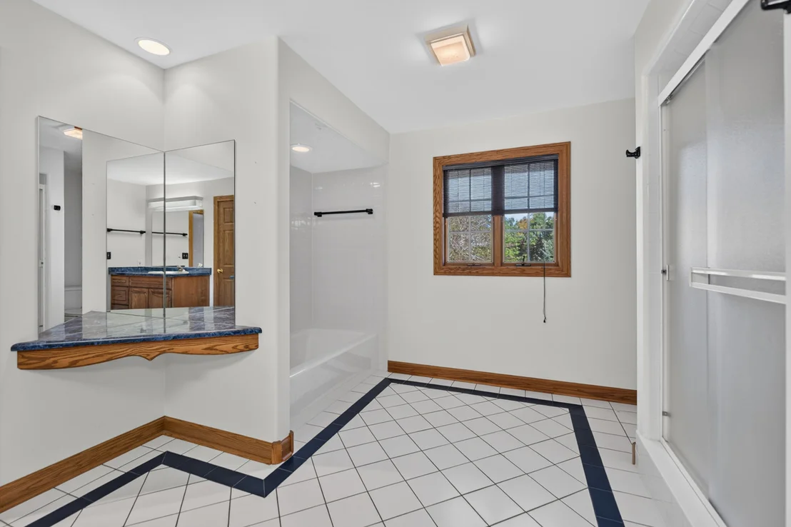 Photo of 1646 Valley View Road