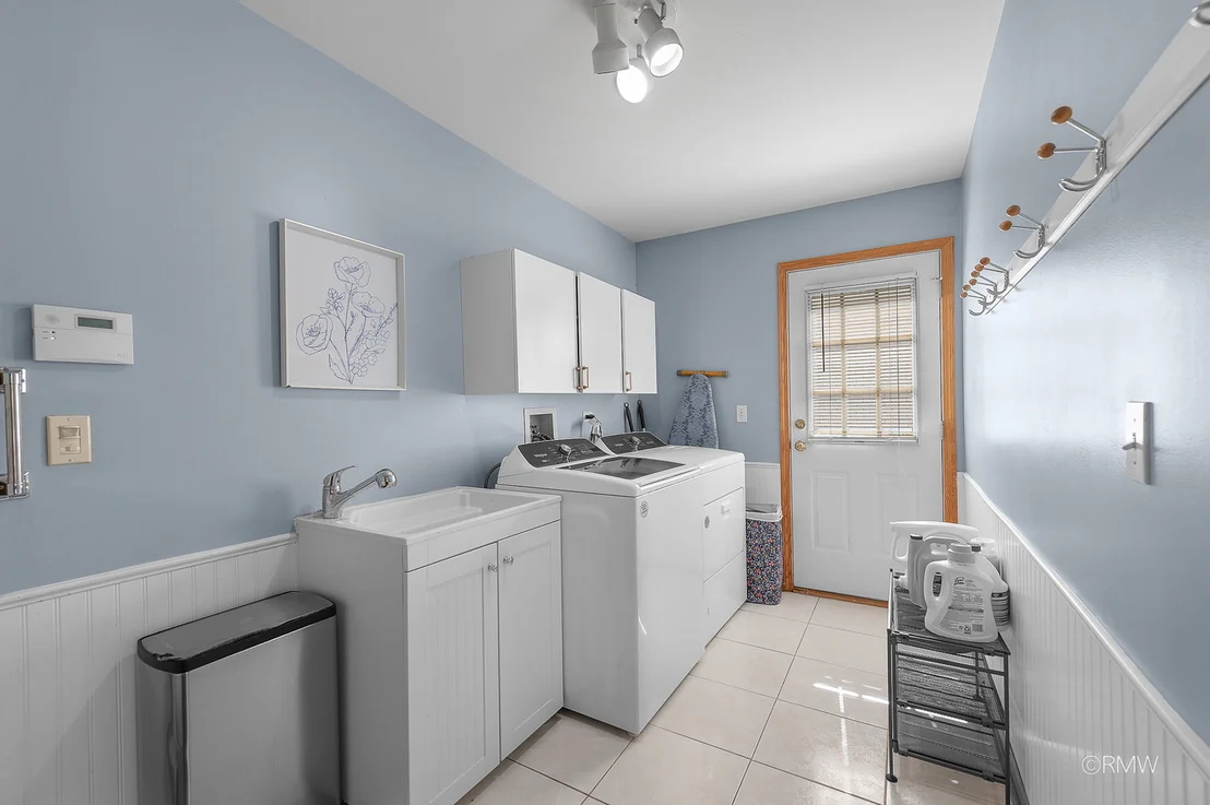 Photo of 1216 W Grove Street