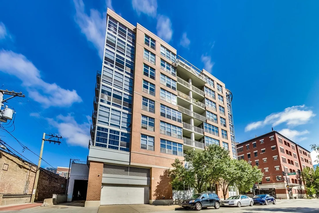 Photo of Unit 607 at 1200 W MONROE Street