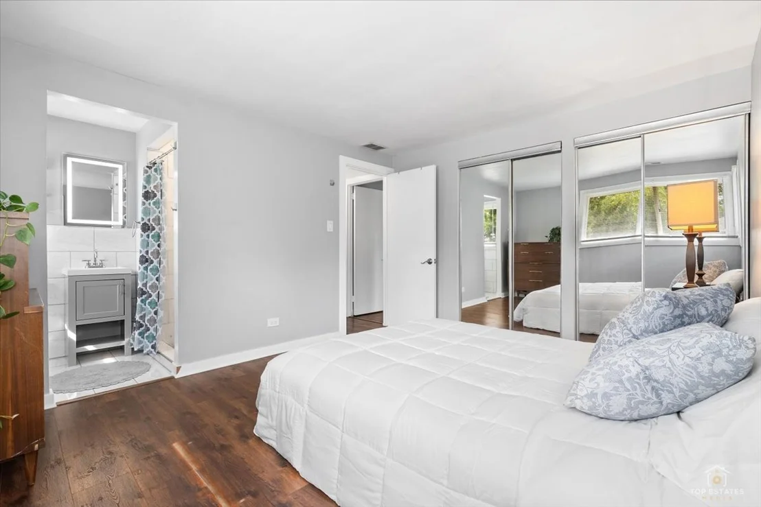 Photo of 231 Webster Lane