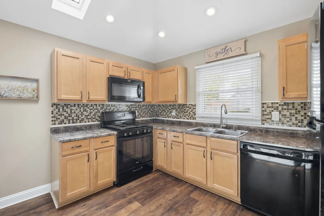 Photo of 809 E Division Street