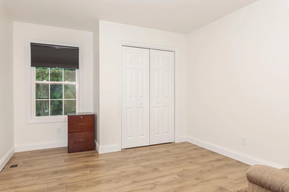 Photo of 980 Balsam Road
