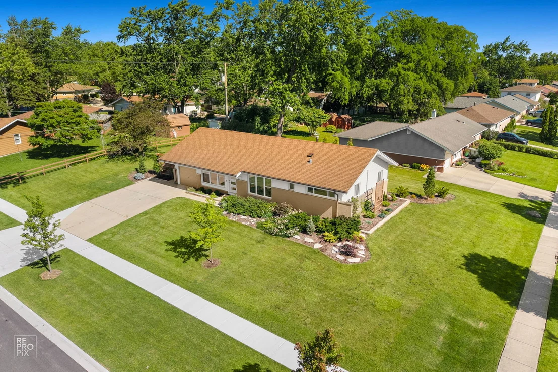 Photo of 580 NEWARK Lane