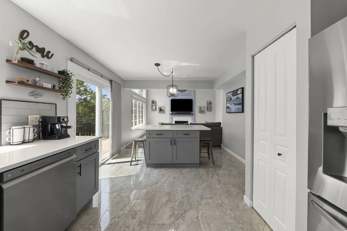 Photo of 422 Cardinal Drive
