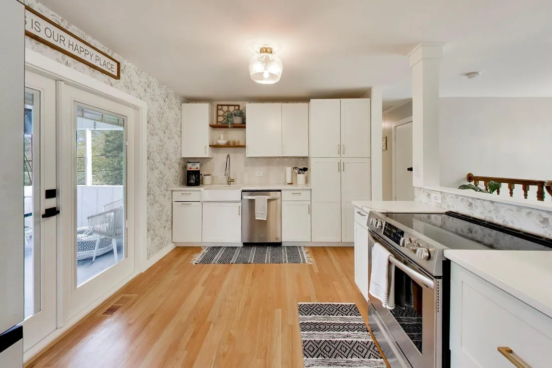 Photo of 2S550 Gray Avenue