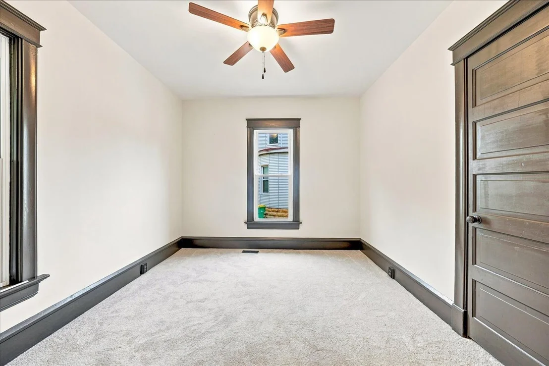Photo of 417 BUELL Avenue