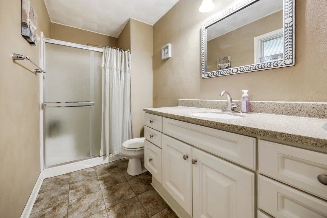 Photo of 1111 Edgewood Circle