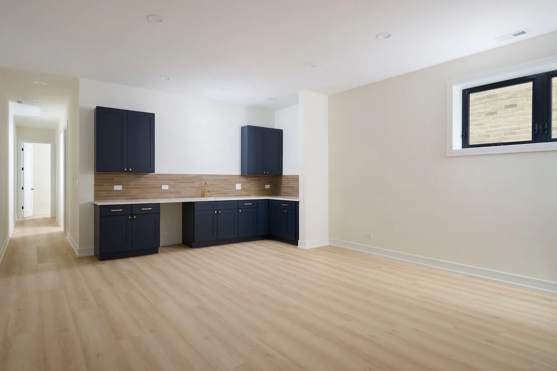 Photo of 513 W 28th Place