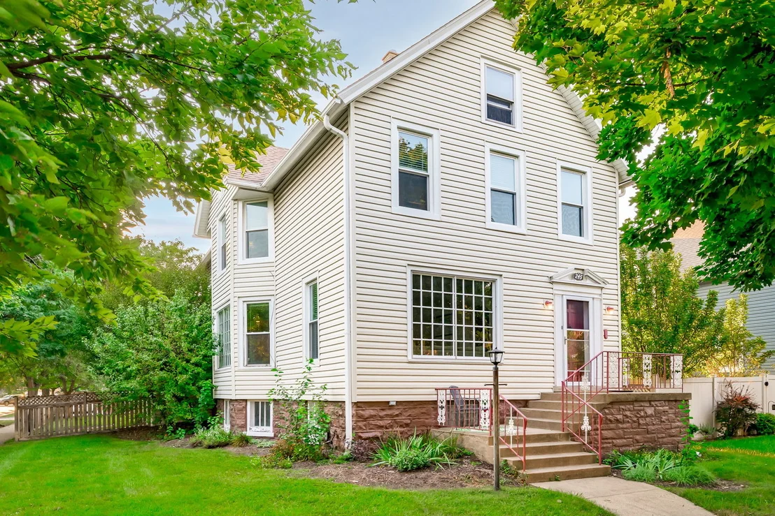 Photo of 245 Elgin Avenue