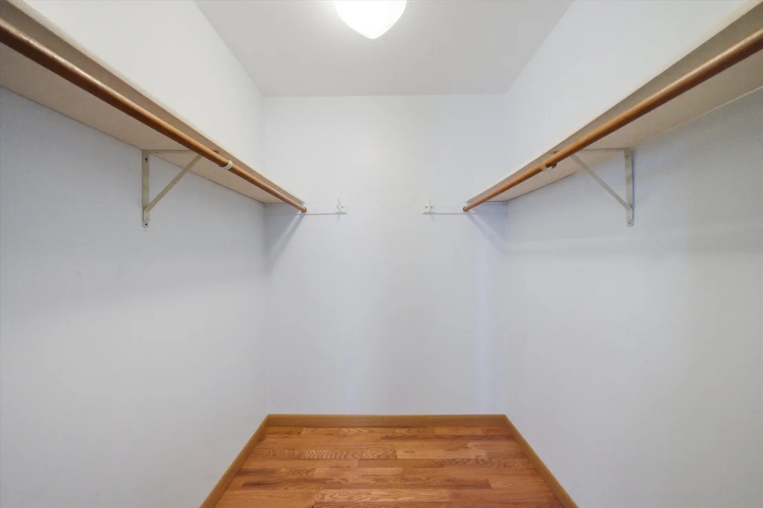 Photo of Unit D at 650 WAVERLY Drive