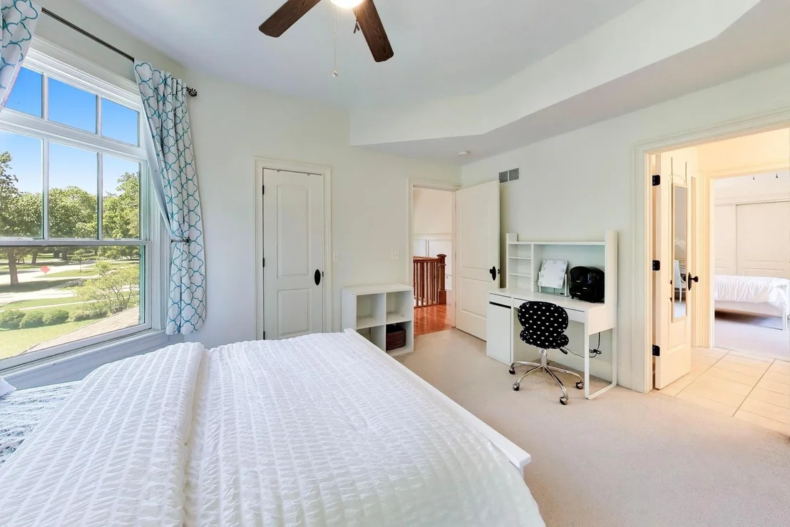 Photo of 345 Madison Avenue