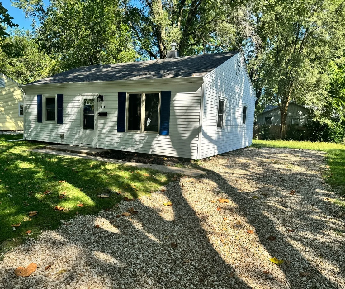 Photo of 1041 Eastview Drive