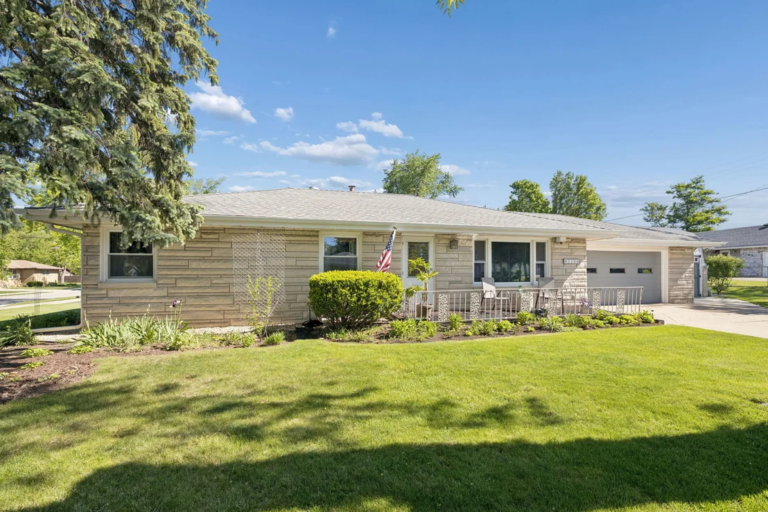 Photo of 1106 Maple Court