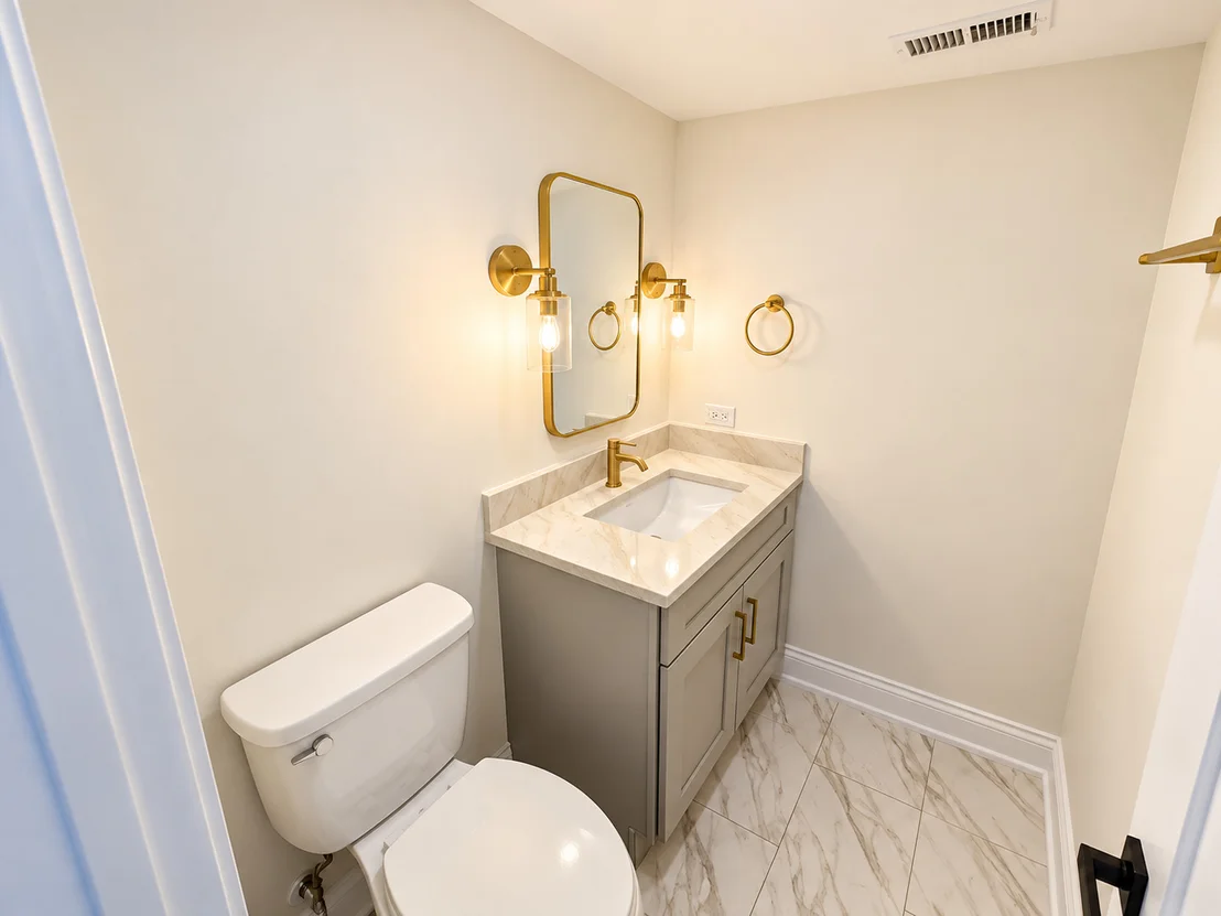 Photo of Unit 1221 at 5237 James Lane