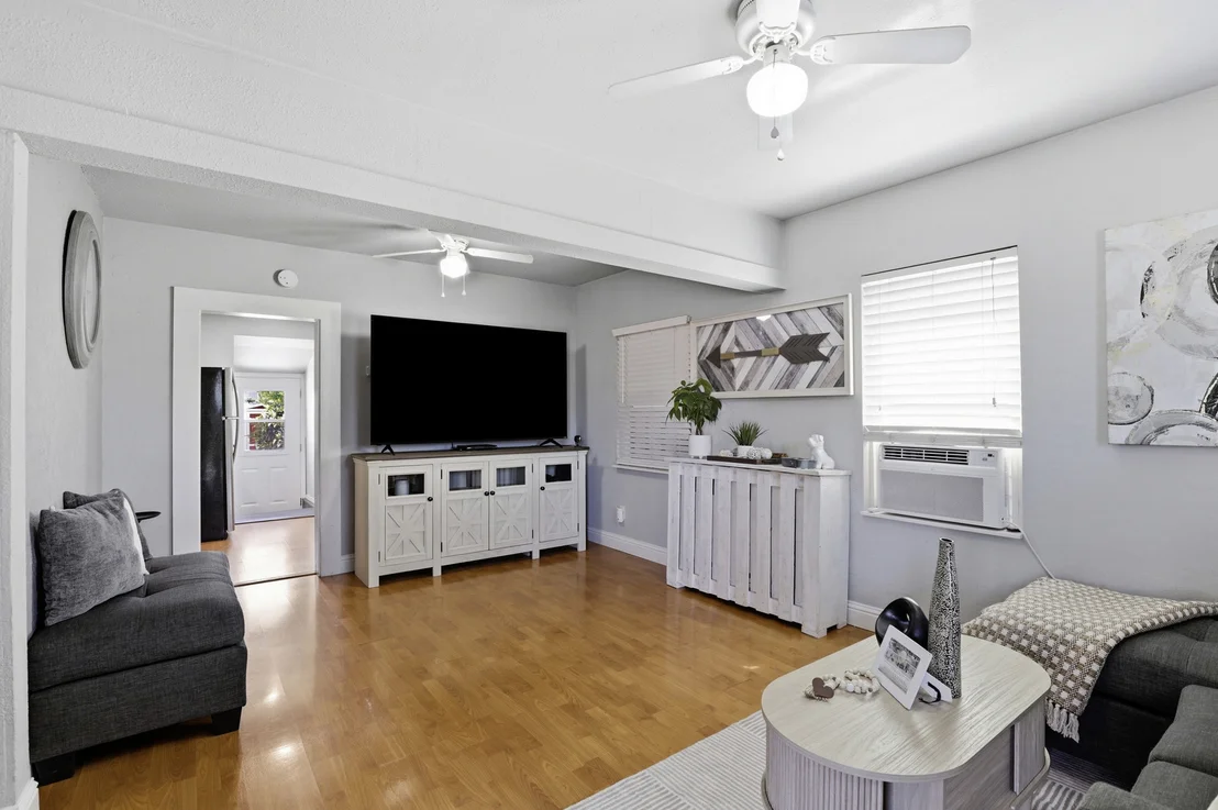 Photo of 827 Central Avenue